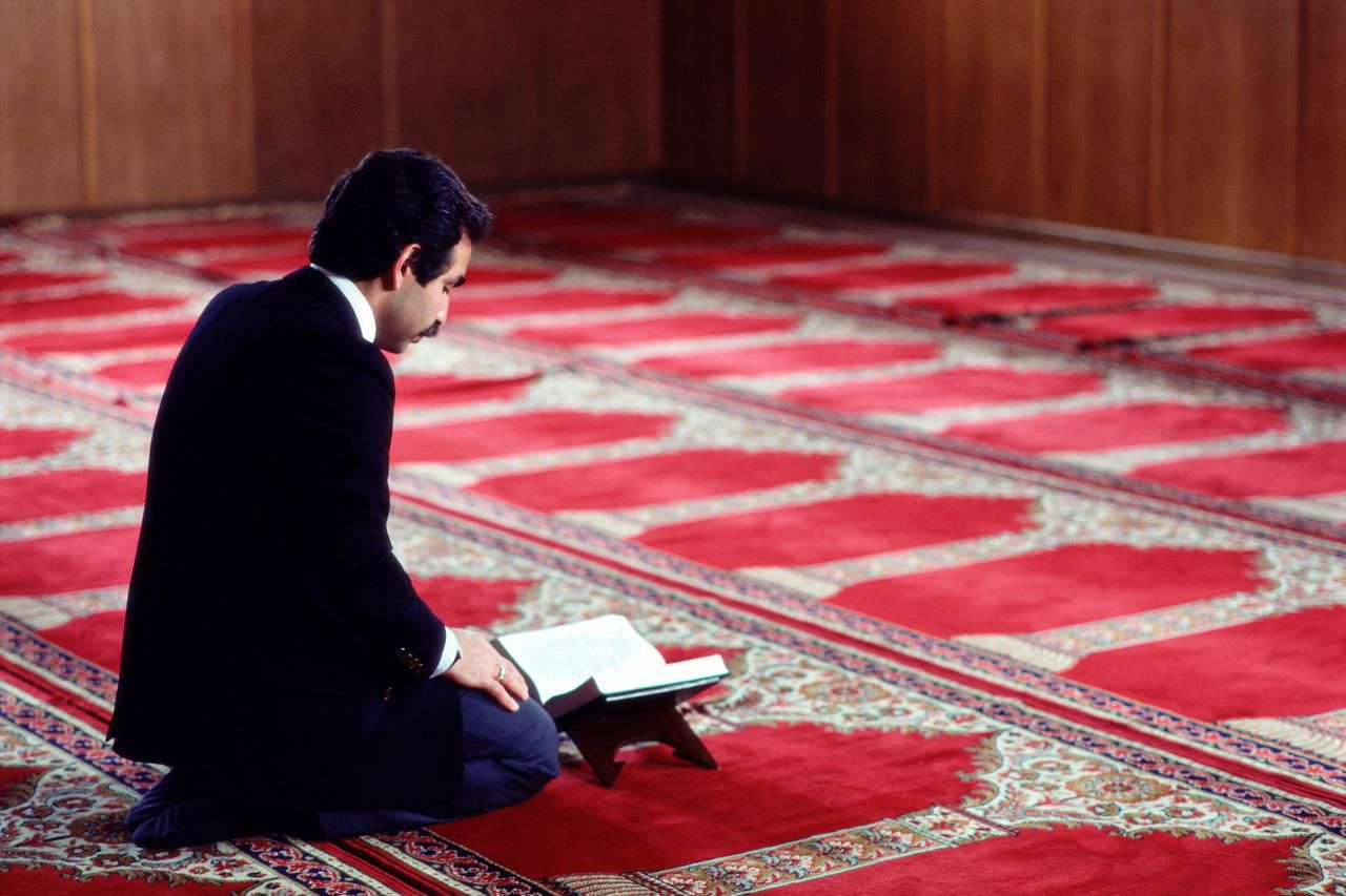 How to Balance Deen and Dunya in Today’s World