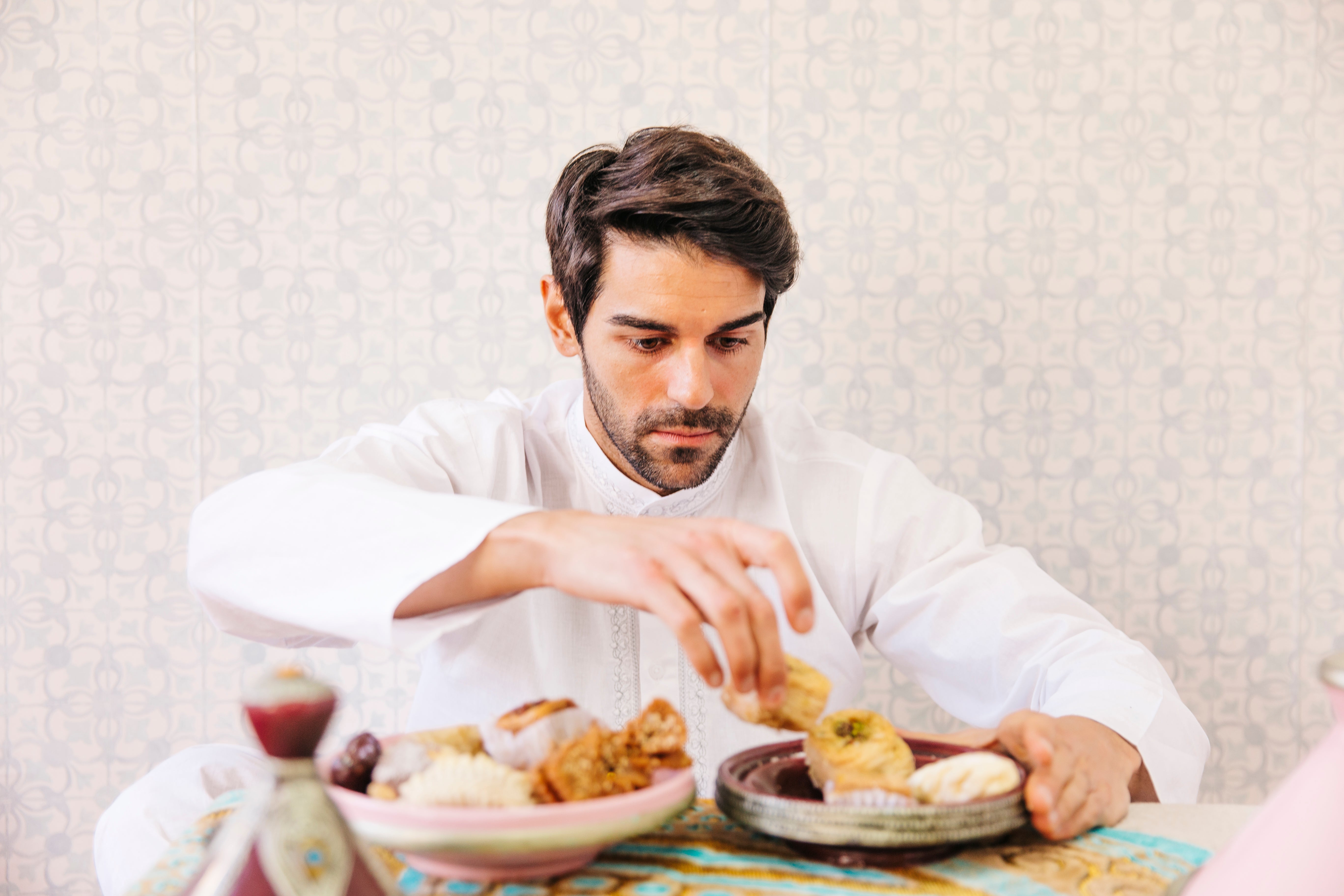 Mindful Eating: Islamic Principles on Diet and Nutrition