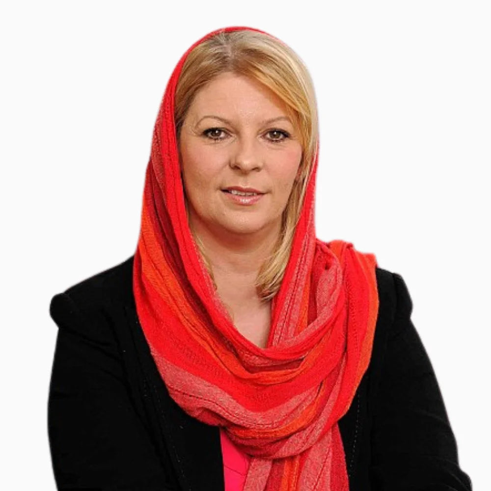 Lauren Booth Lauren Booth Trusted DEENIN, A Brand Based on Global Muslim Lifestyle