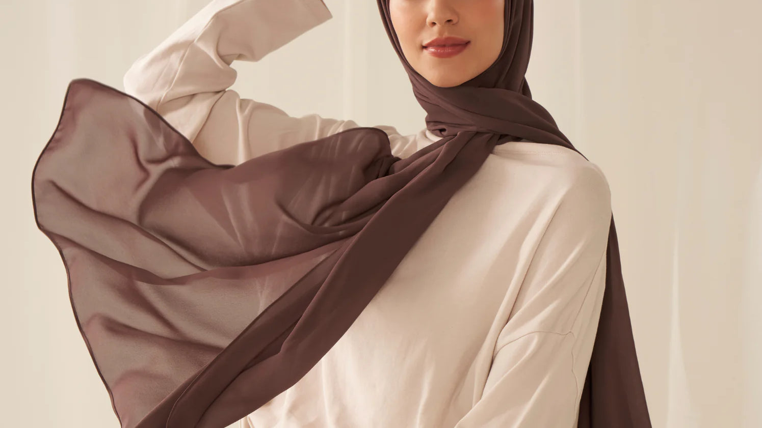 Your Guide to the Perfect Summer Hijab Fabrics