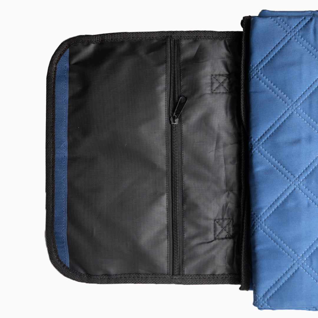 Aligning of Salah Trek with a built-in zipped pocket