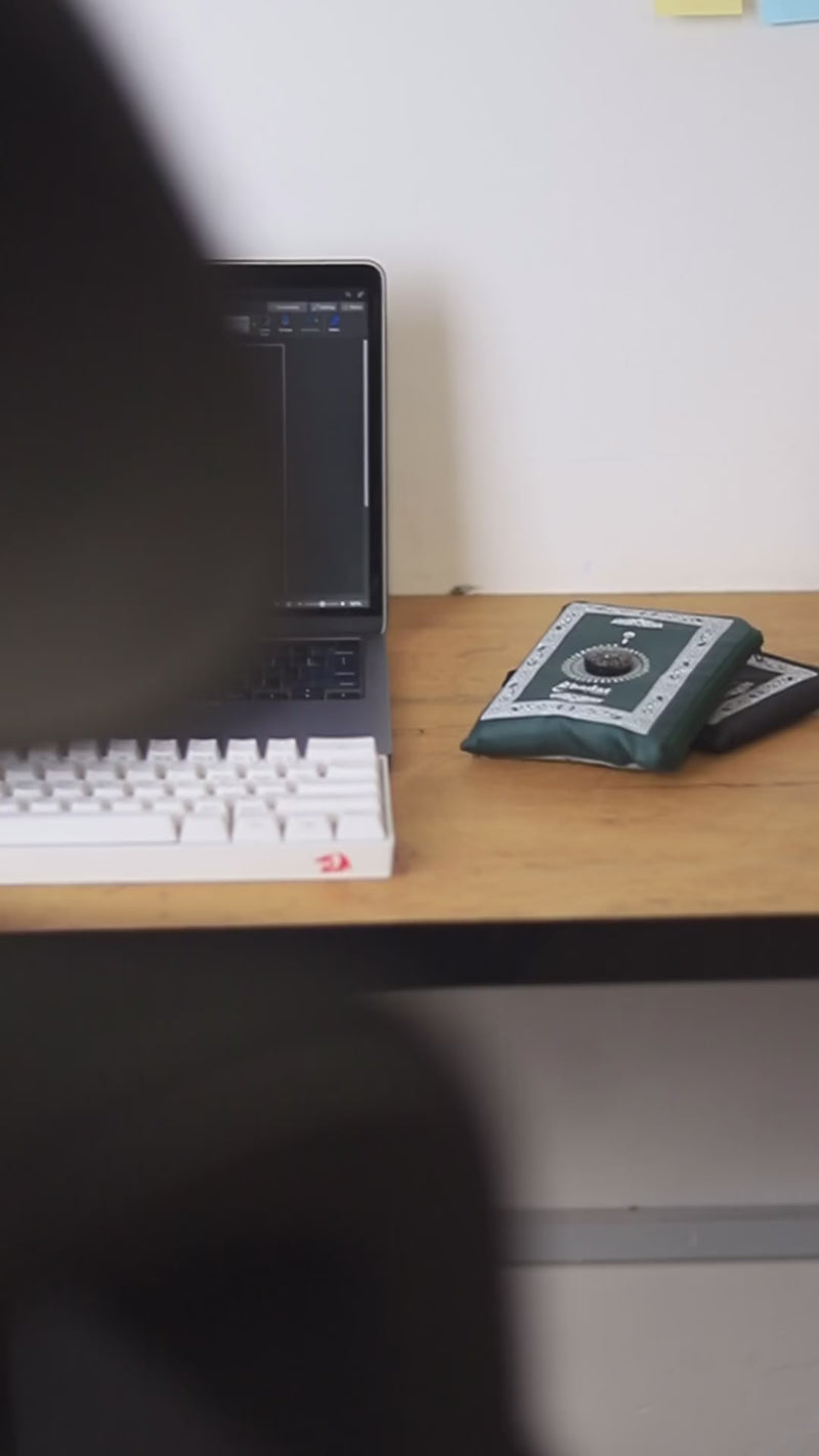an image on the use case of abdeez portable prayer mat